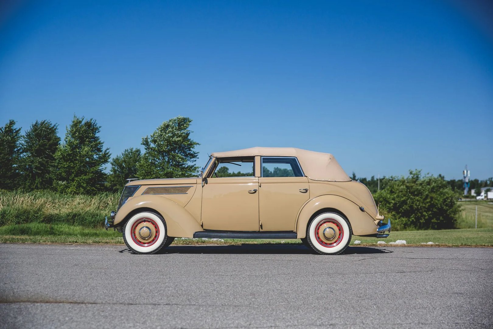 Ford_V8_2_generation__Phaeton__7.jpg