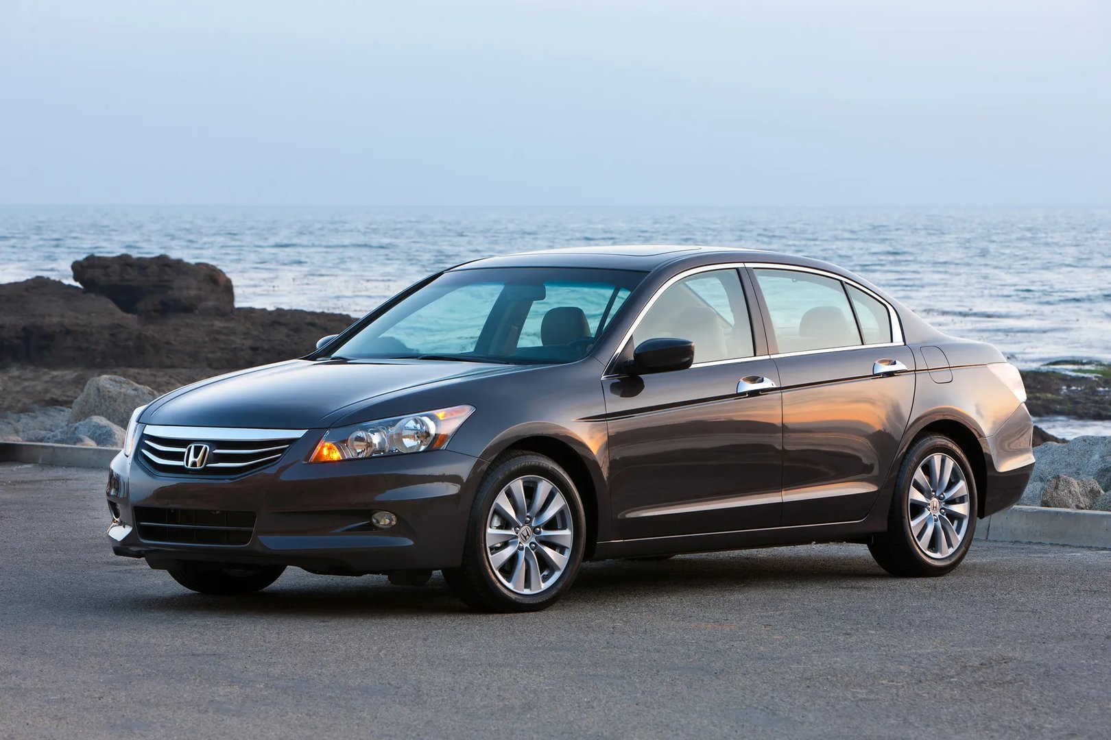 Honda_Accord_(USA)_8_generation_restyling__Sedan__9.jpg