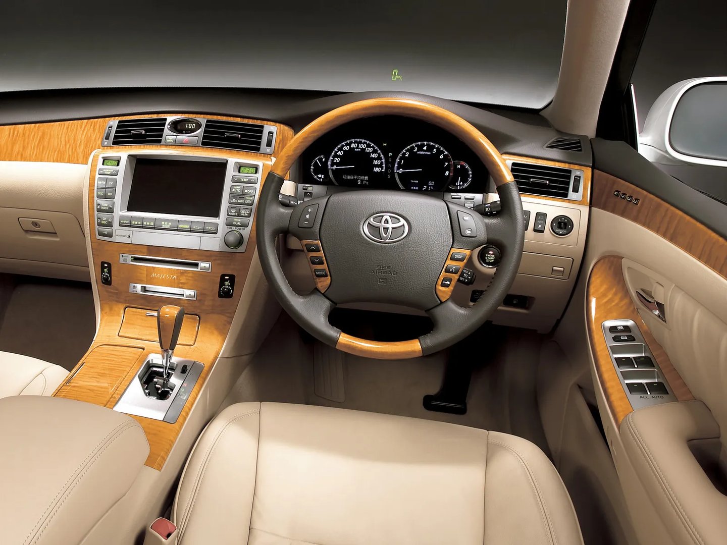 Toyota_Crown_Majesta_4_generation__Sedan__8.jpg
