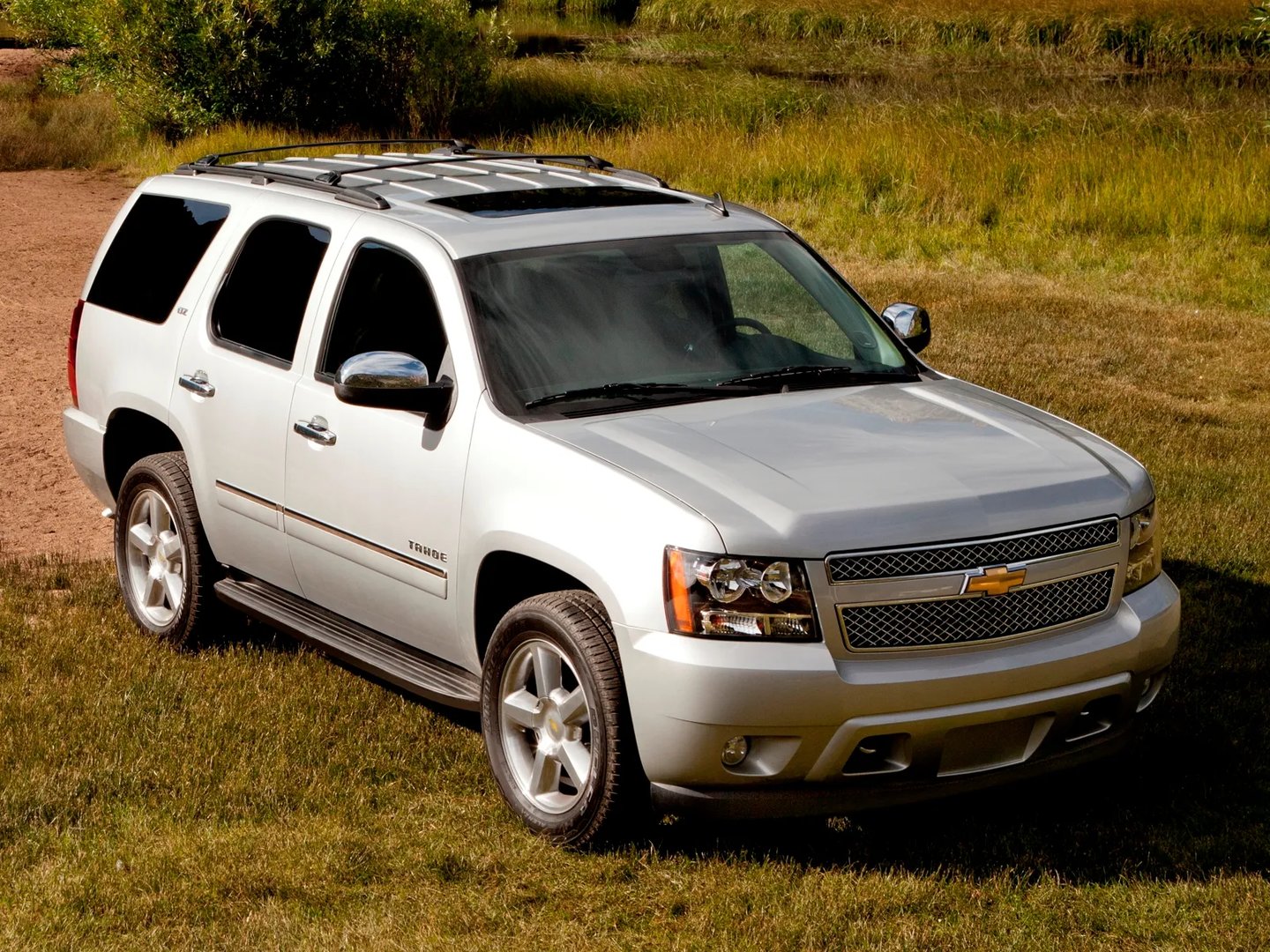 Chevrolet_Tahoe_3_generation__SUV_5-doors__7.jpg