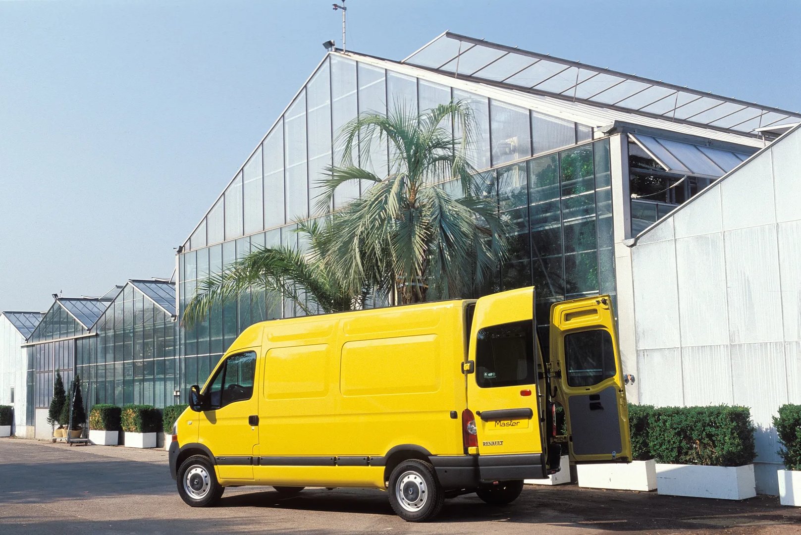 Renault_Master_2_generation_restyling_1__Van__13.jpg