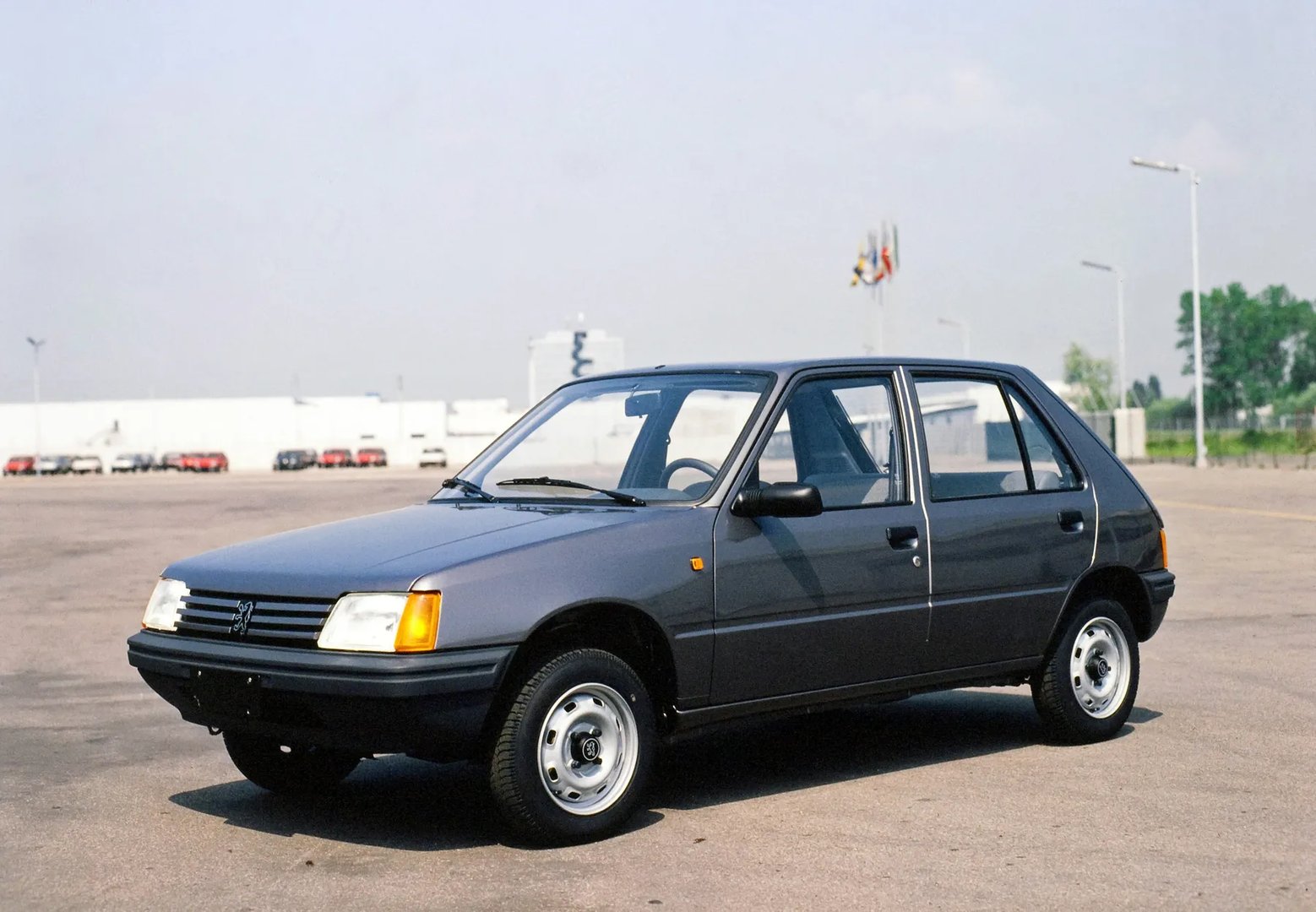 Peugeot_205_1_generation__Mini_5-doors__10.jpg