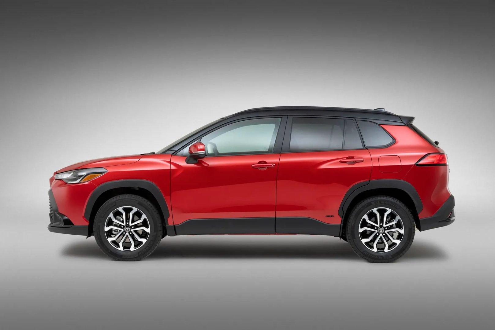 Toyota_Corolla_Cross_1_generation_restyling__SUV_5-doors__1.jpg