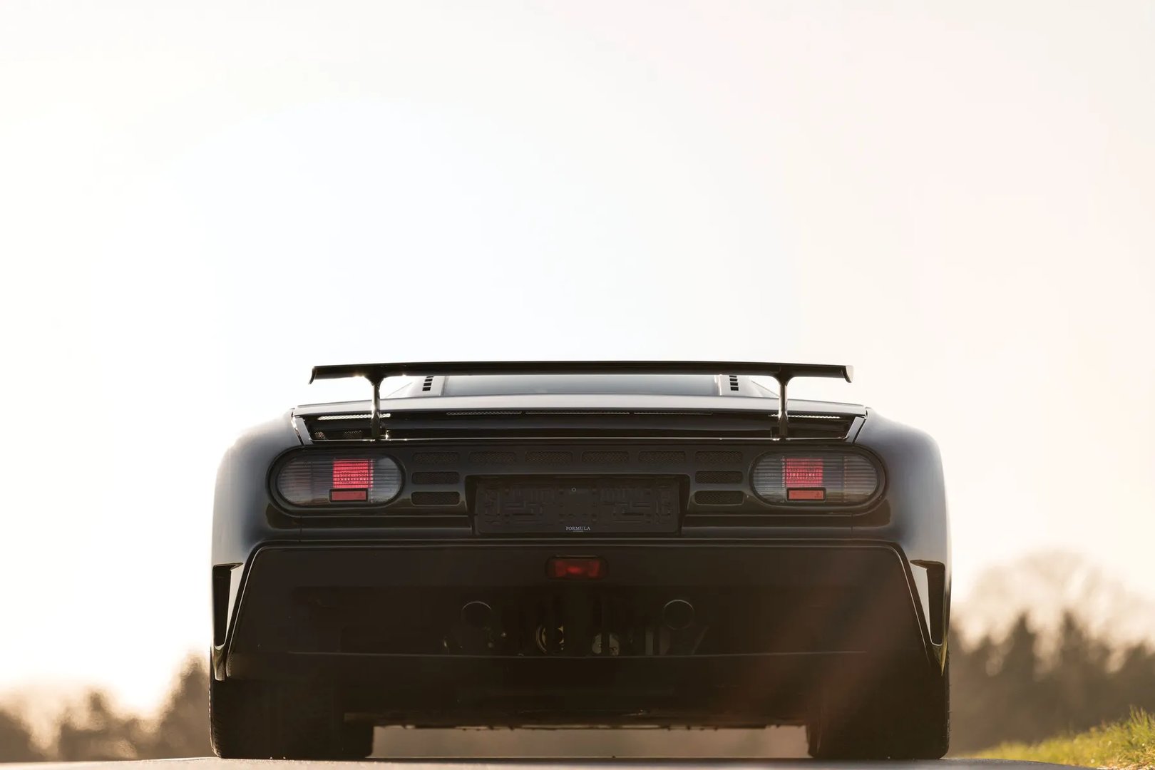 Bugatti_EB_110_1_generation__Coupe__1.jpg