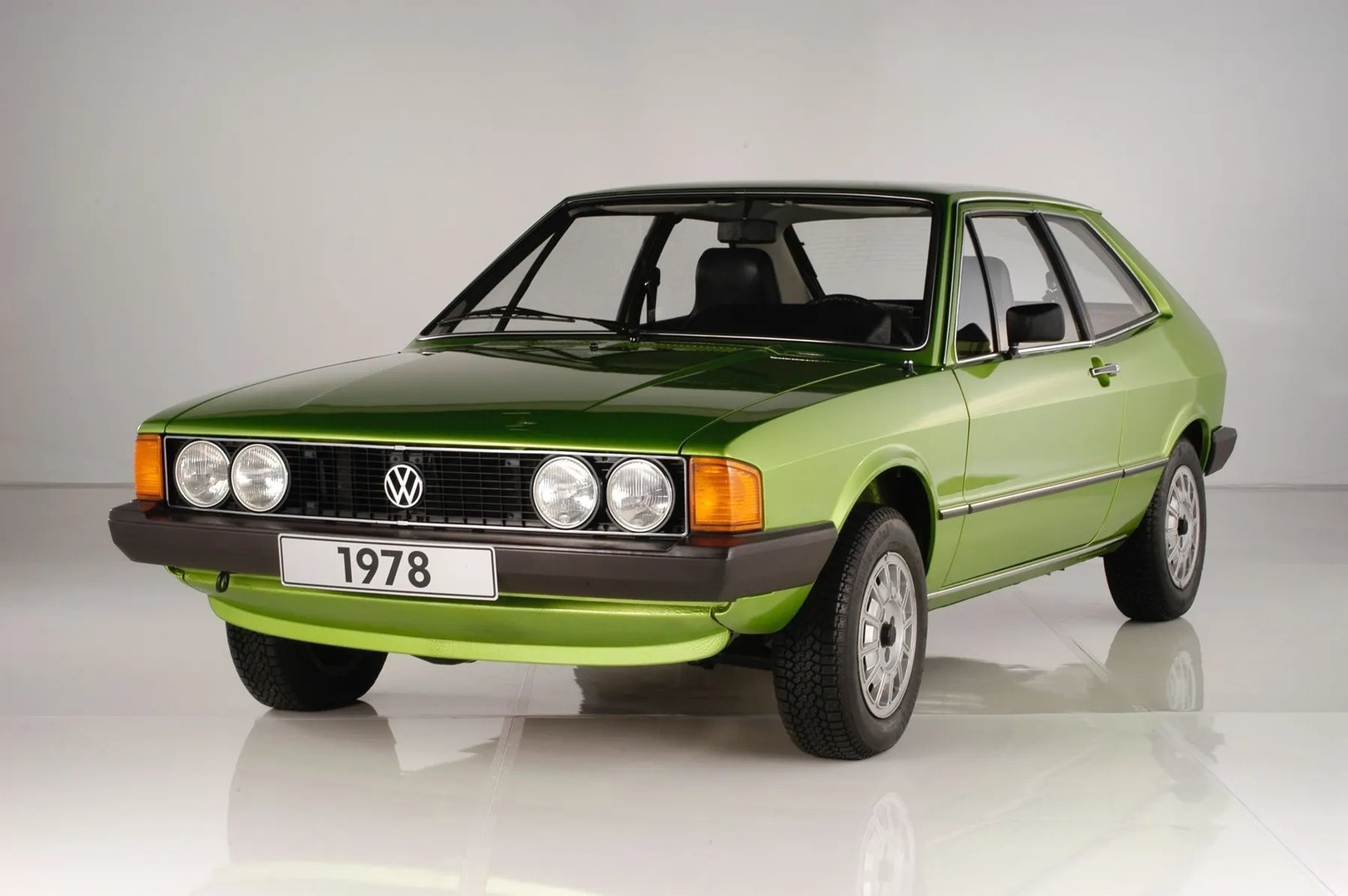 —  Hatchback 3-door