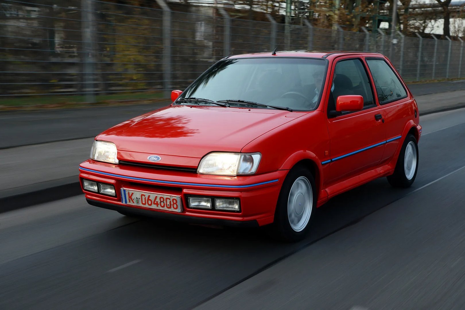Ford_Fiesta_3_generation__Mini_3-doors__1.jpg