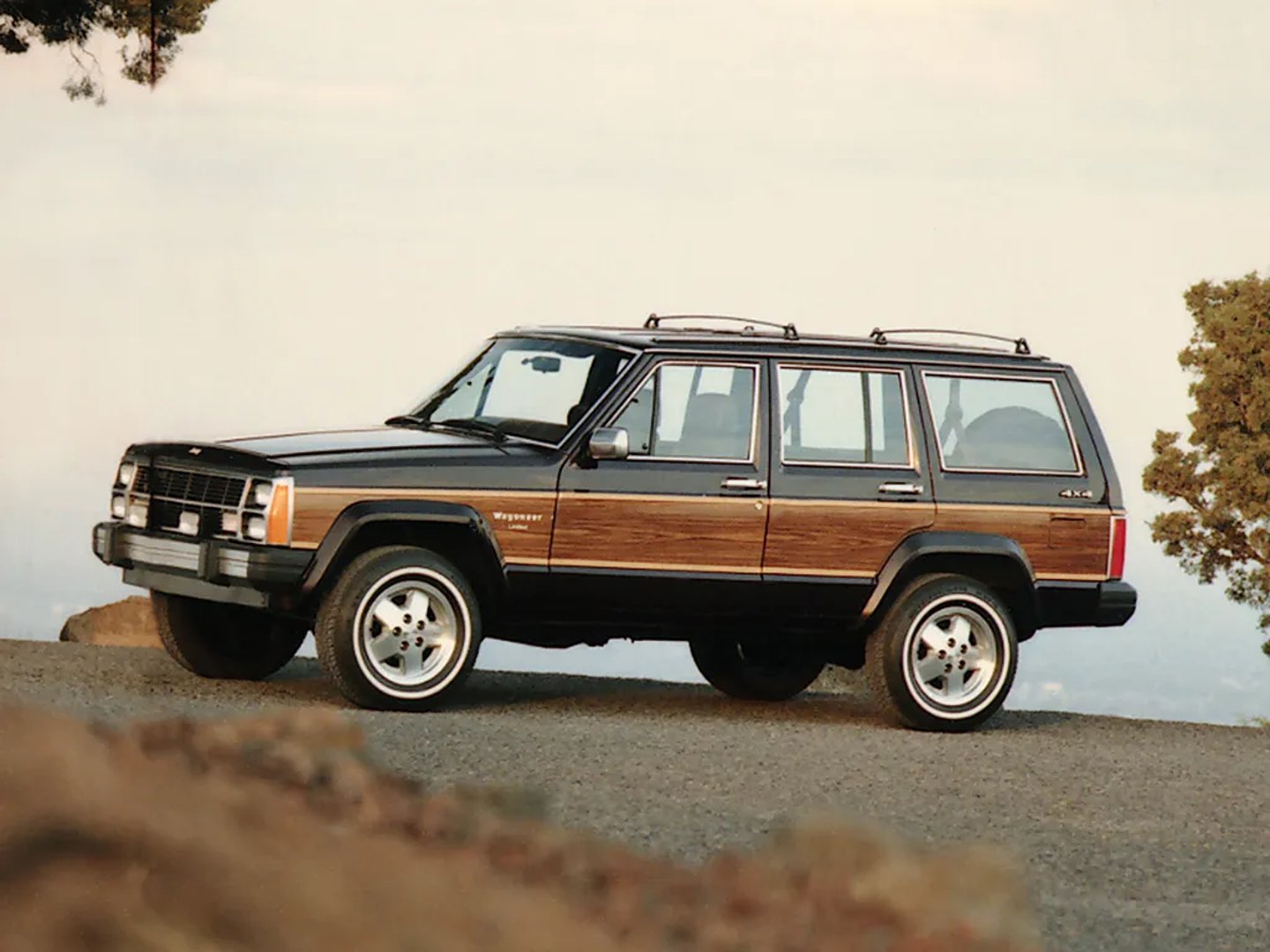 Jeep_Wagoneer_2_generation__SUV_5-doors__1.jpg