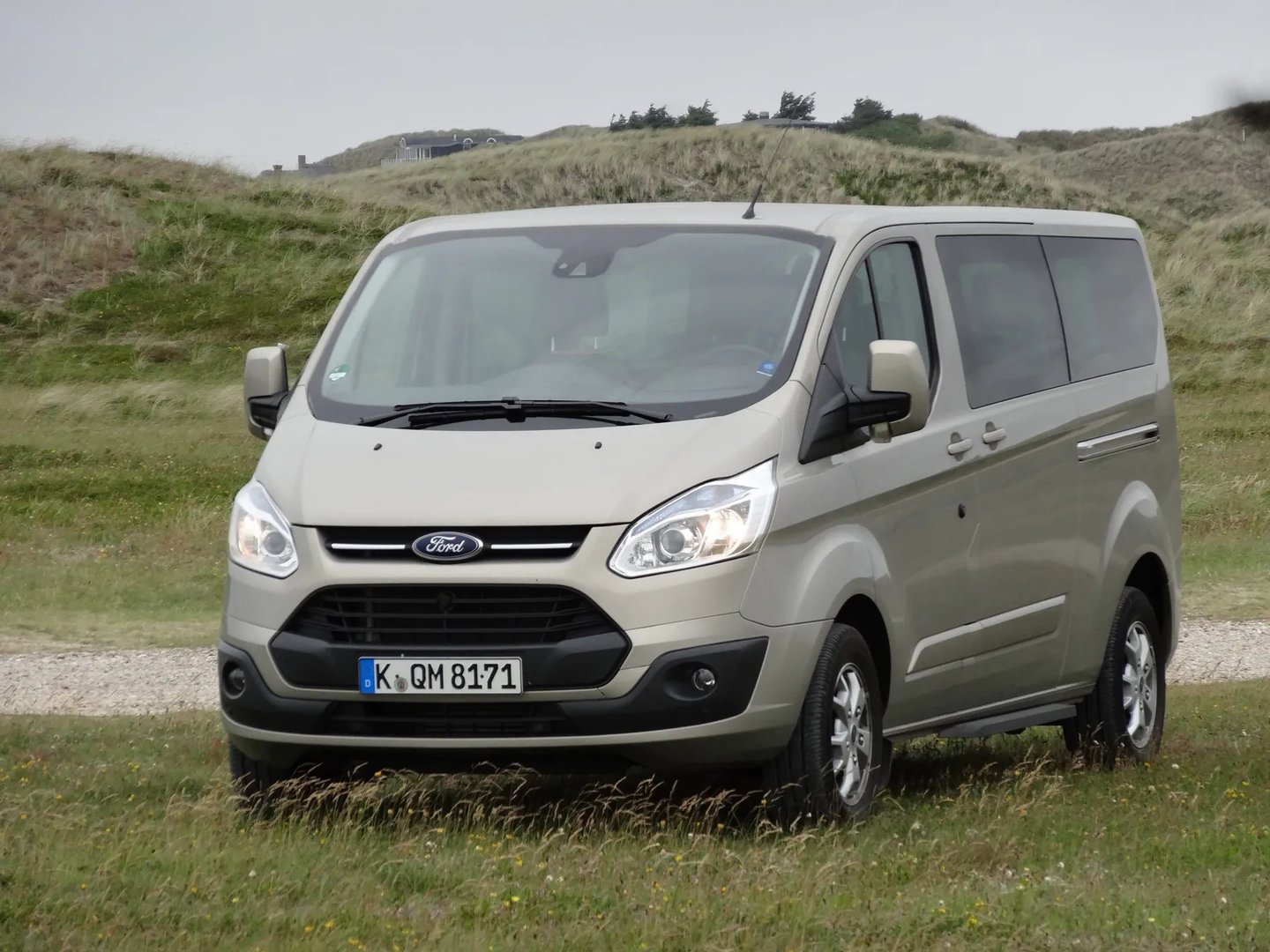 Ford Tourneo Custom 1 generation  Minivan