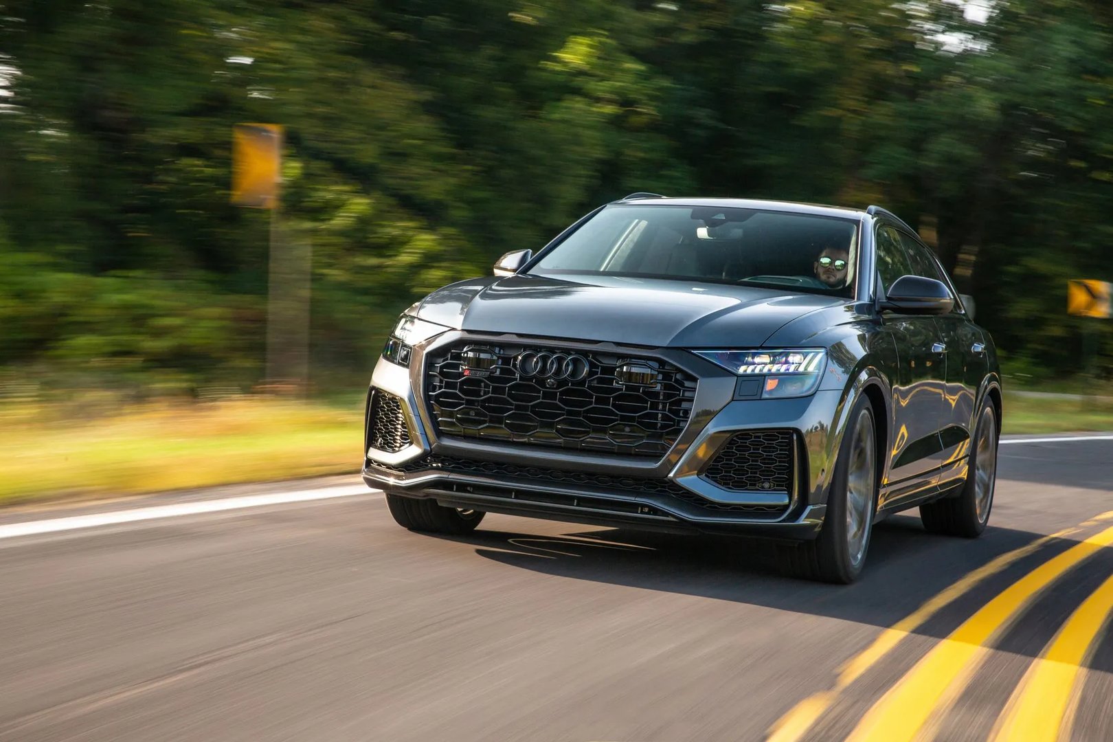 Audi_RS_Q8_1_generation__SUV_5-doors__13.jpg