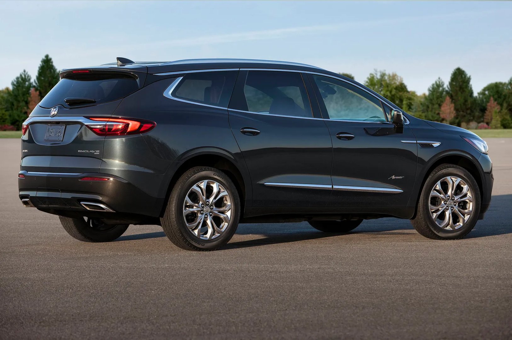 Buick_Enclave_2_generation__SUV_5-doors__1.jpg
