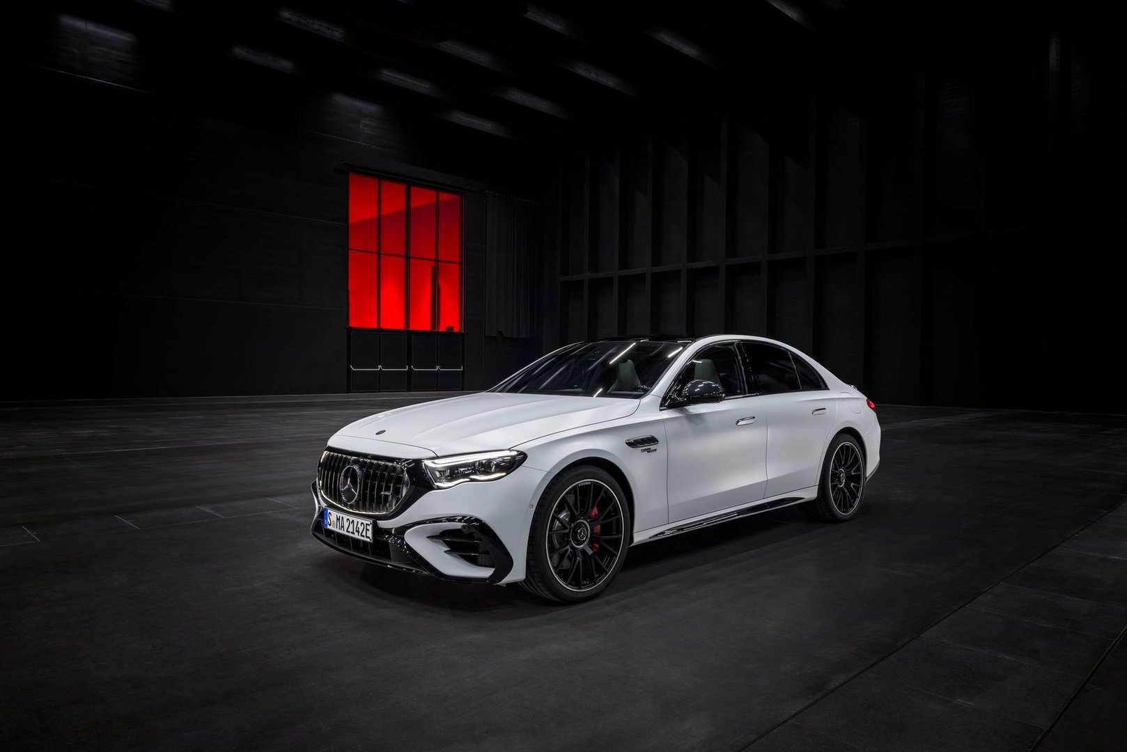 mercedes-benz_E-Class_AMG_6_generation__Sedan__10.jpg