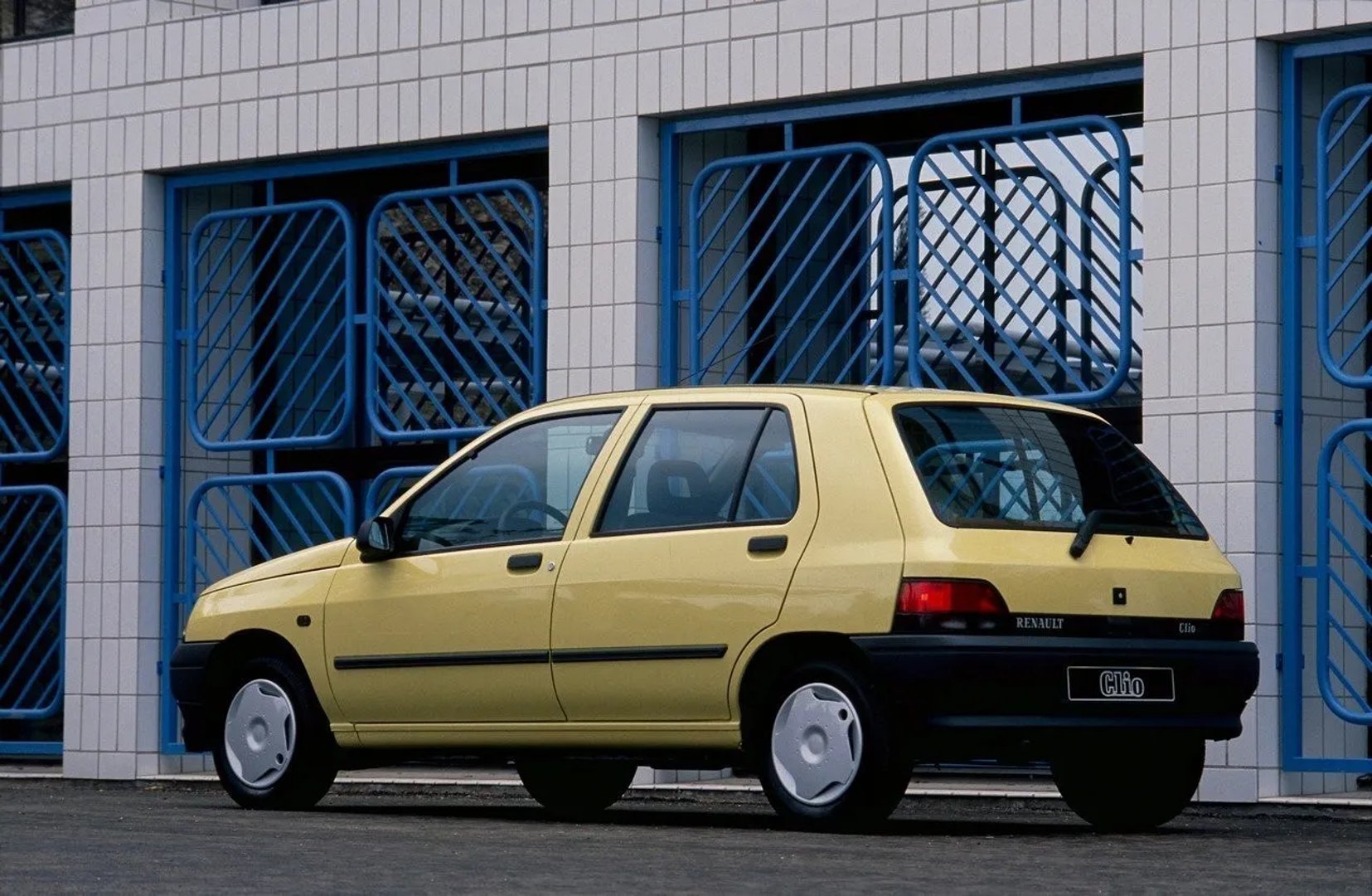 Renault_Clio_1_generation__Mini_5-doors__7.jpg