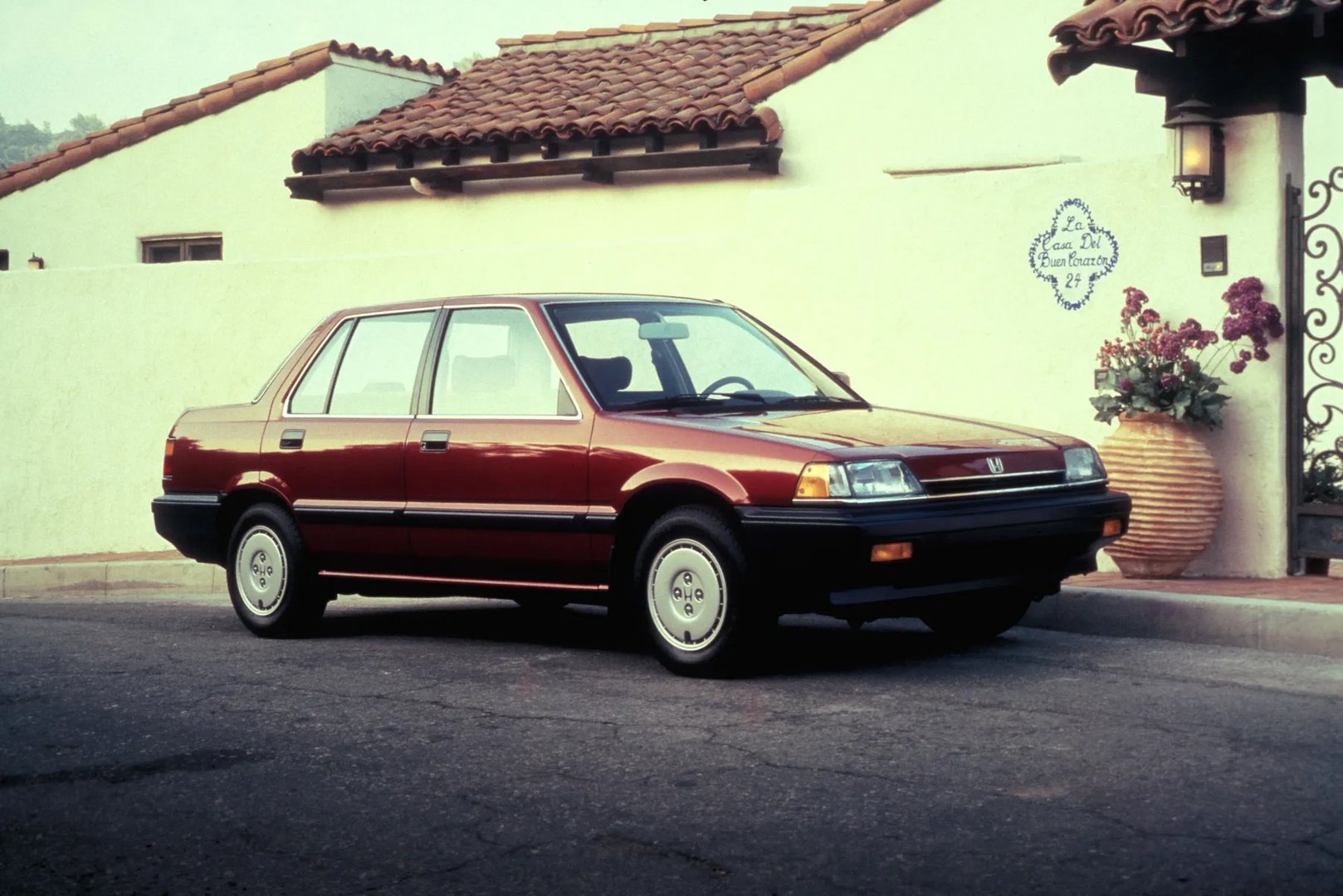 Honda_Civic_(USA)_3_generation__Sedan__2.jpg