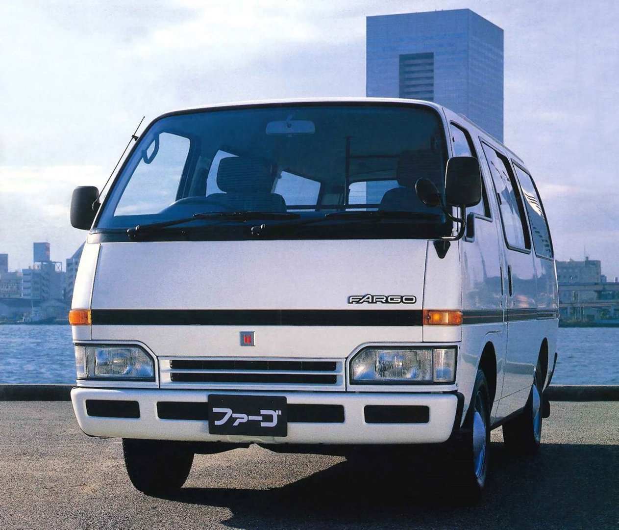 Isuzu Fargo 1 generation