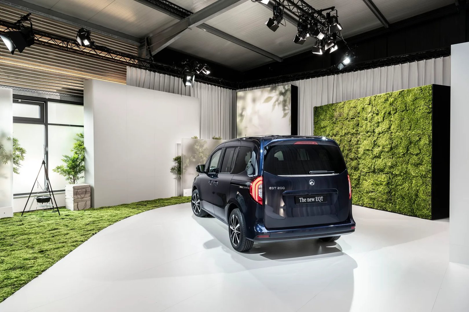 Mercedes_EQT_1_generation__Compact_Van__9.jpg