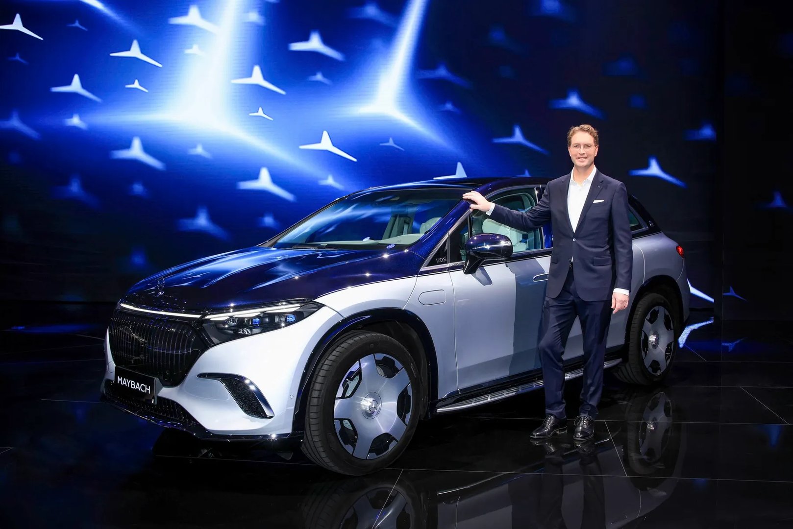 Mercedes_Maybach_EQS_1_generation__SUV_5-doors__11.jpg