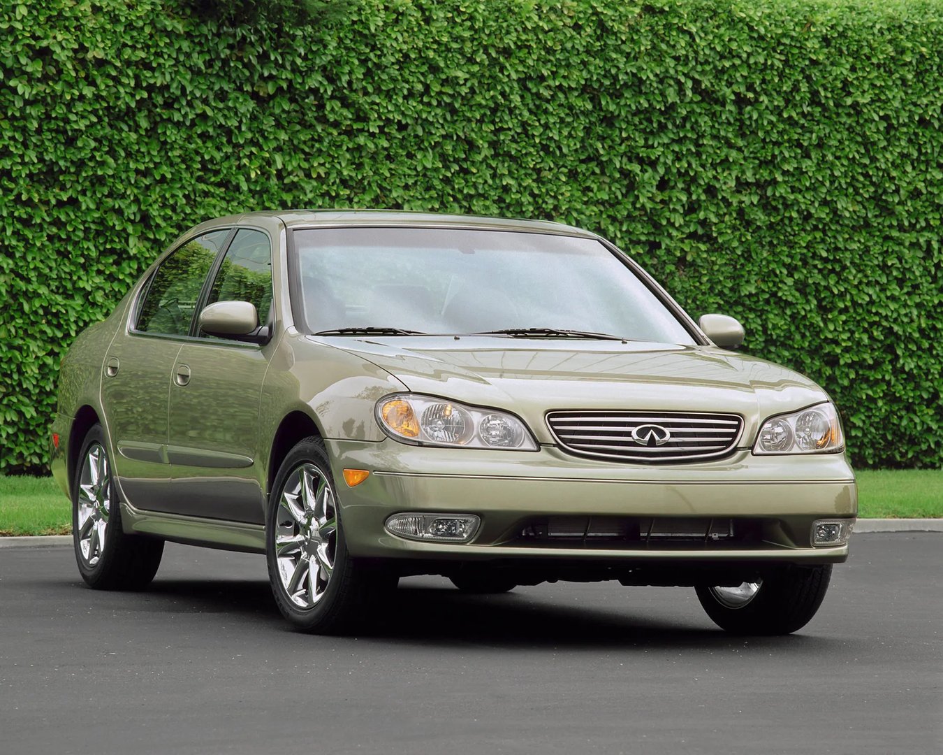 Infiniti_I_2_generation__Sedan__8.jpg