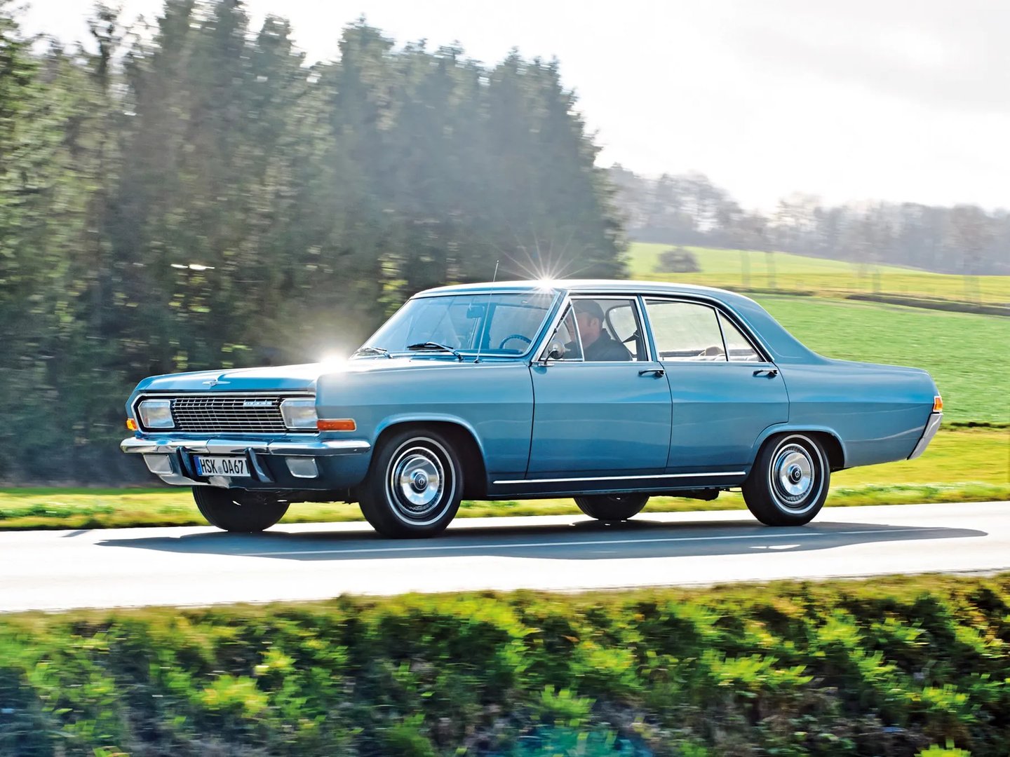 Opel_Admiral_2_generation__Sedan__6.jpg