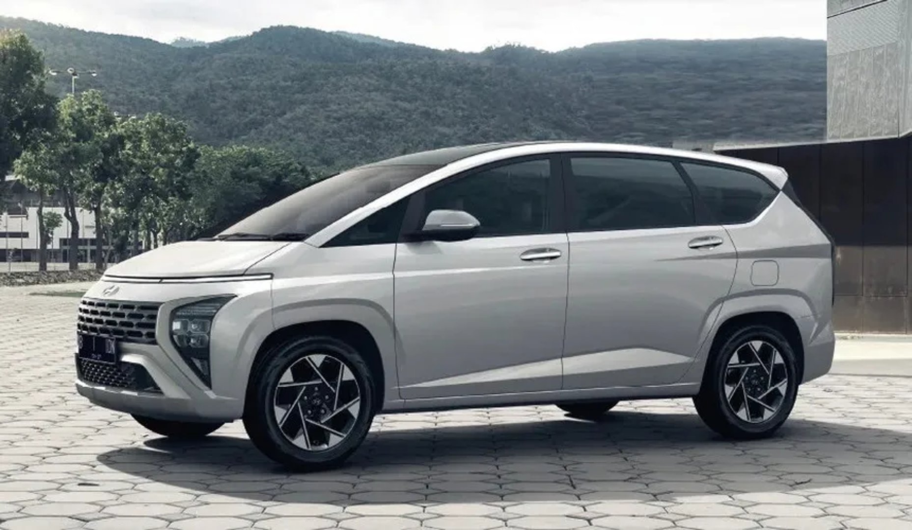Hyundai_Stargazer_1_generation__Compact_Van__2.jpg