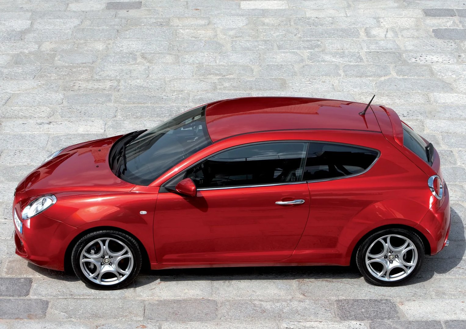 Alfa Romeo_MiTo_1_generation__Mini_3-doors__4.jpg