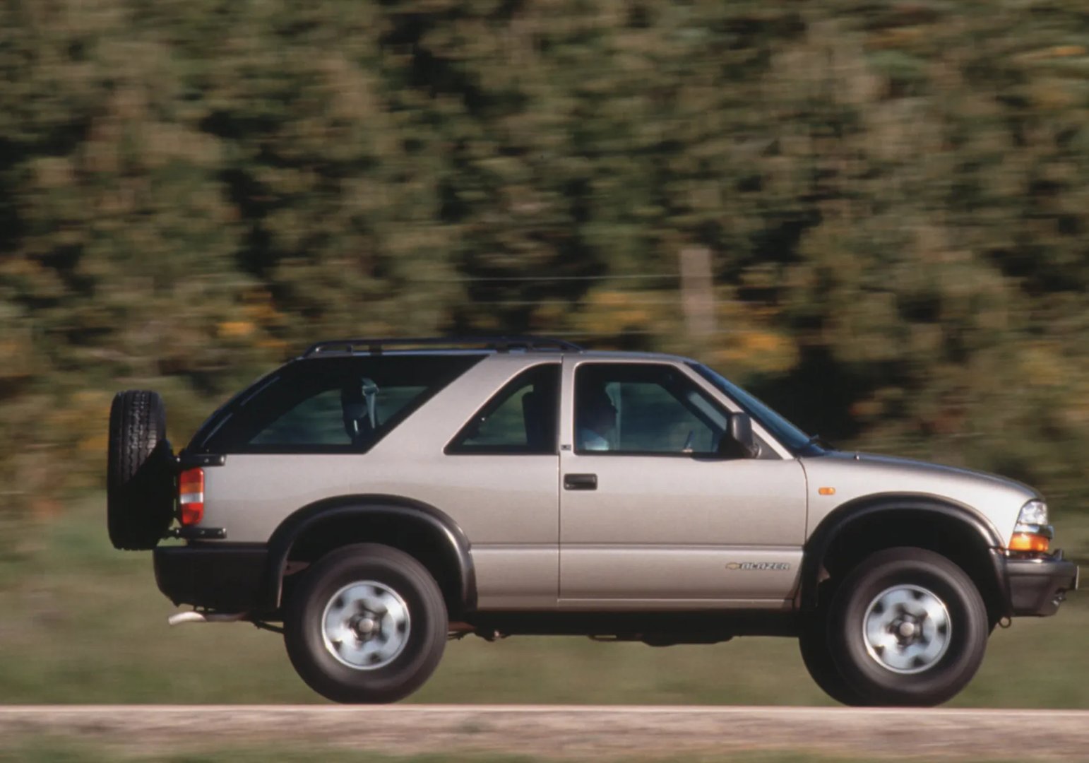Chevrolet_Blazer_2_generation__SUV_3-doors__4.jpg