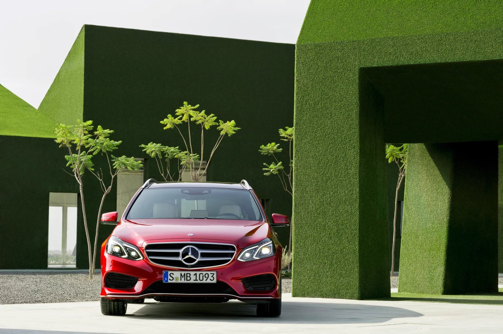 Mercedes_E-Class_4_generation_restyling__Estate_5-door__12.jpg