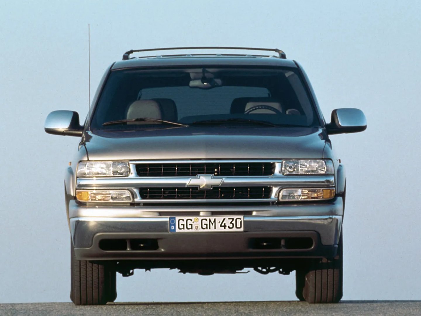 Chevrolet_Tahoe_2_generation__SUV_5-doors__8.jpg