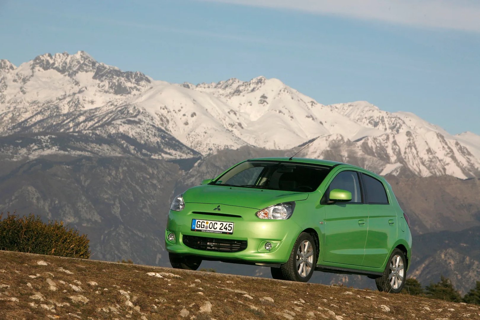 Mitsubishi_Space_Star_2_generation__Hatchback_5-door__2.jpg