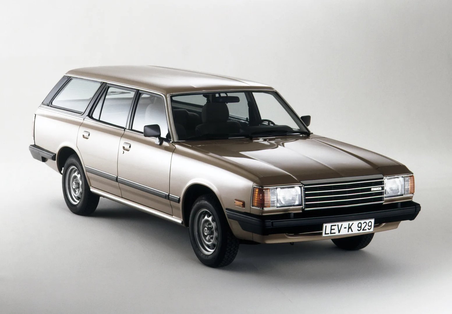 Mazda_929_2_generation__Estate_5-door__3.jpg