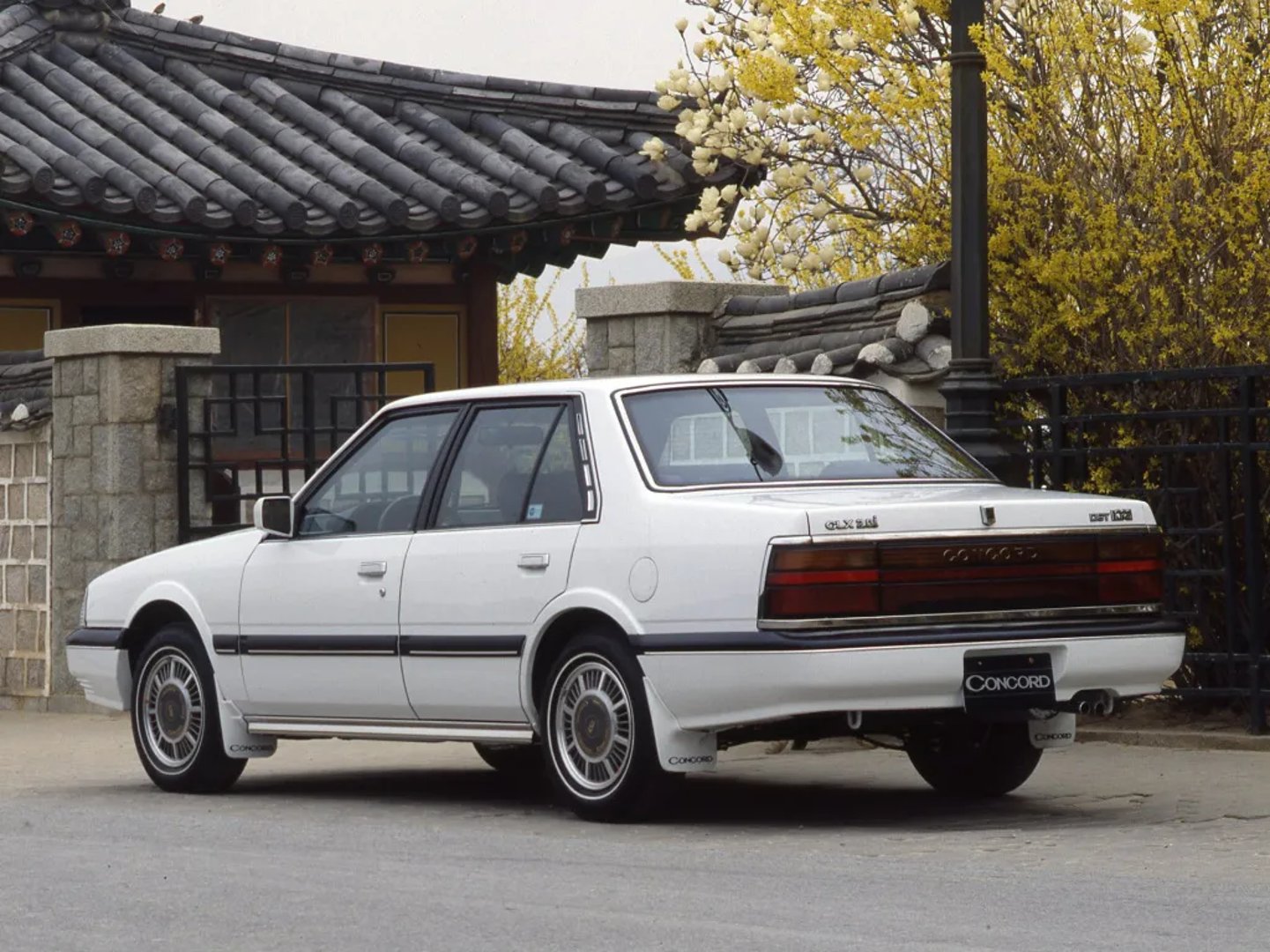 Kia_Concord_1_generation__Sedan__2.jpg