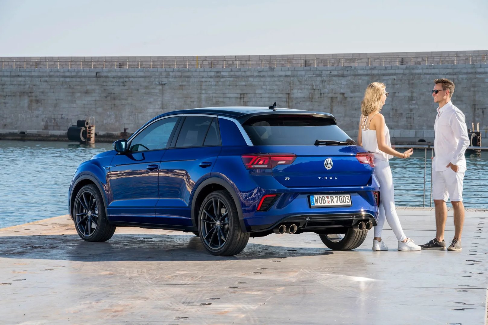 Volkswagen_T-Roc_R_1_generation__SUV_5-doors__2.jpg