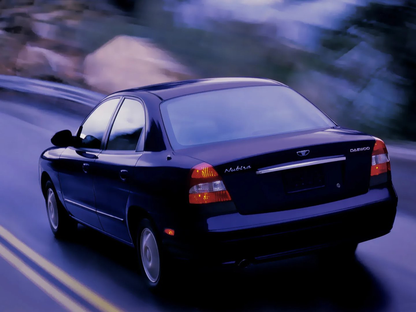 Daewoo_Nubira_2_generation__Sedan__9.jpg