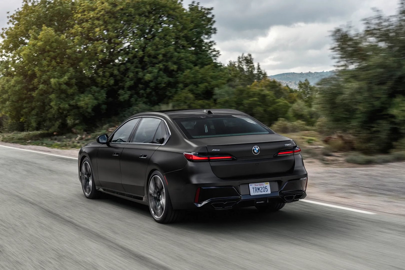 BMW_7_series_7_generation__Sedan__12.jpg