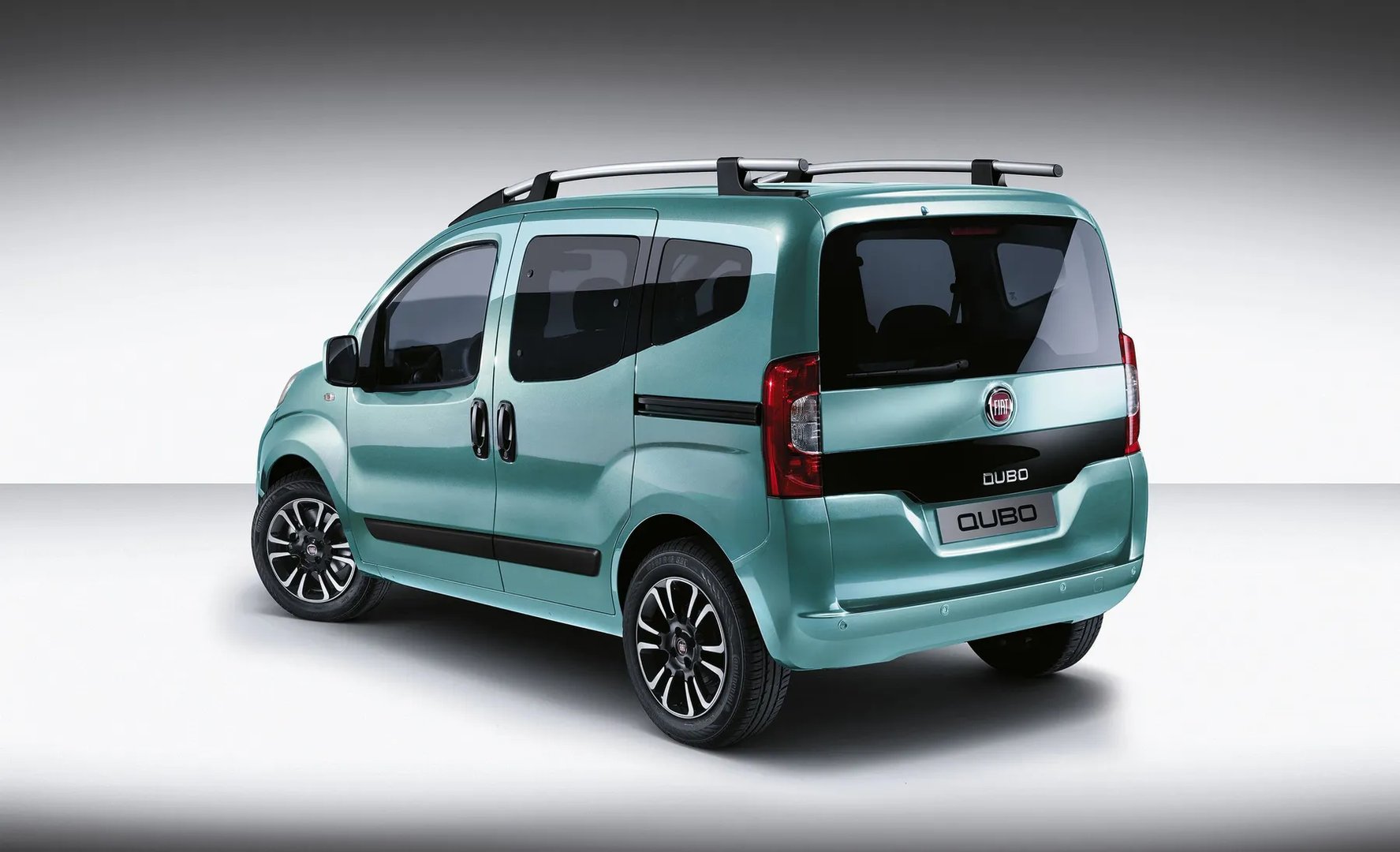Fiat_Qubo_1_generation_restyling__Compact_Van__1.jpg