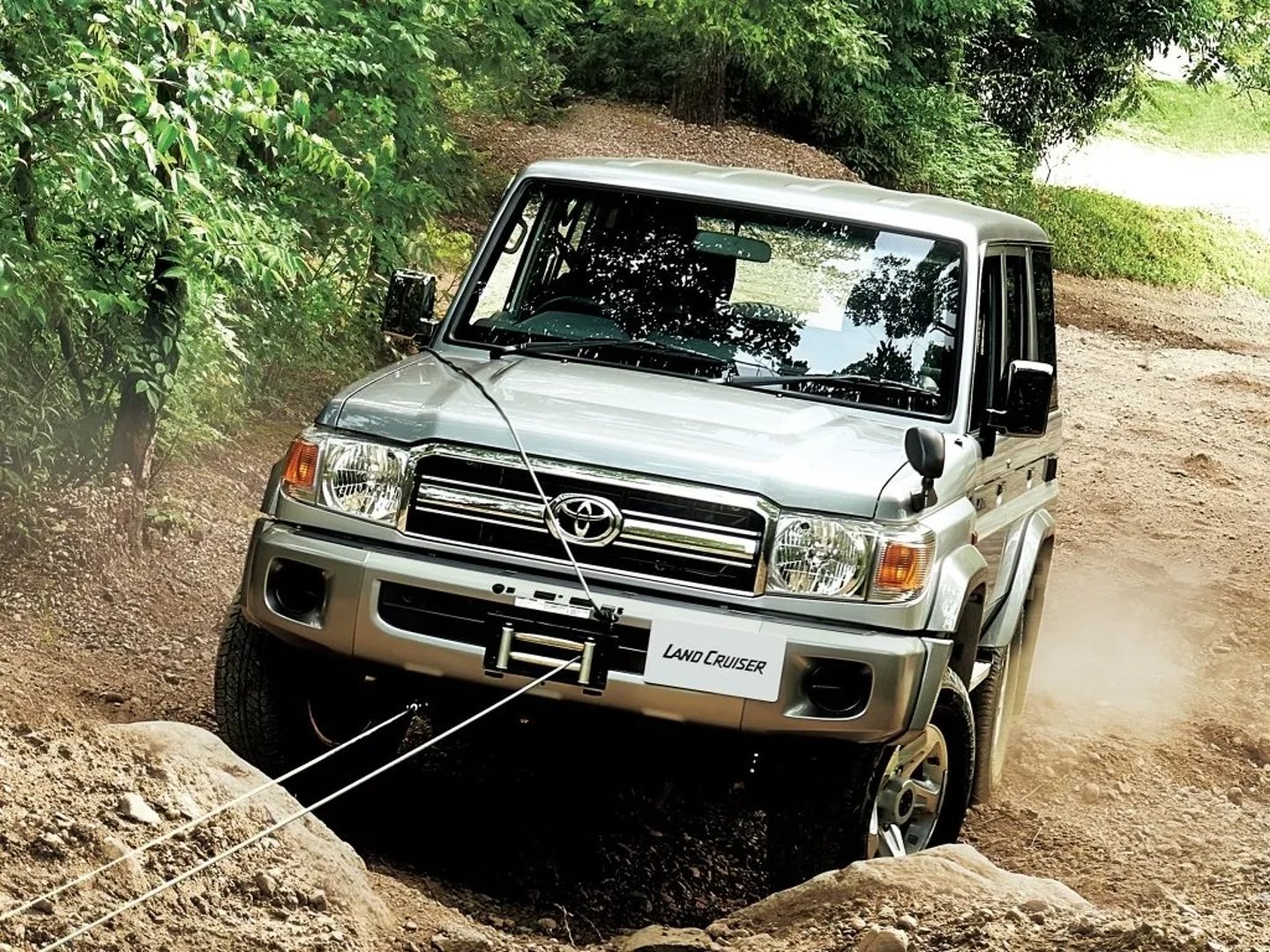 Toyota_LC_8_generation_restyling_3__SUV_5-doors__7.jpg