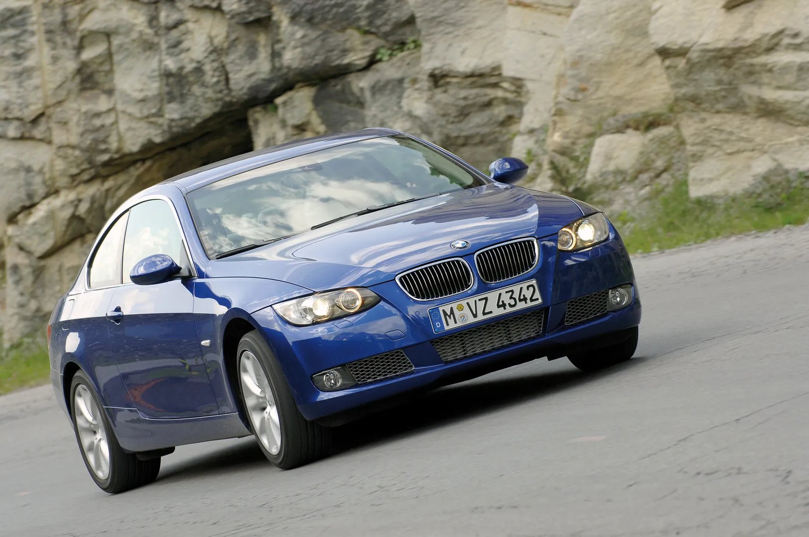 BMW_3_series_5_generation__Coupe__5.jpg
