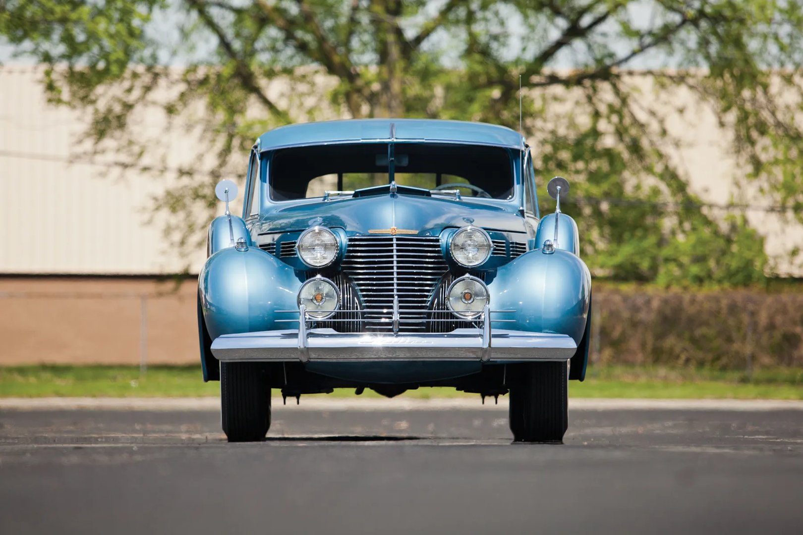 Cadillac_Sixty_Special_1_generation__Sedan__6.jpg