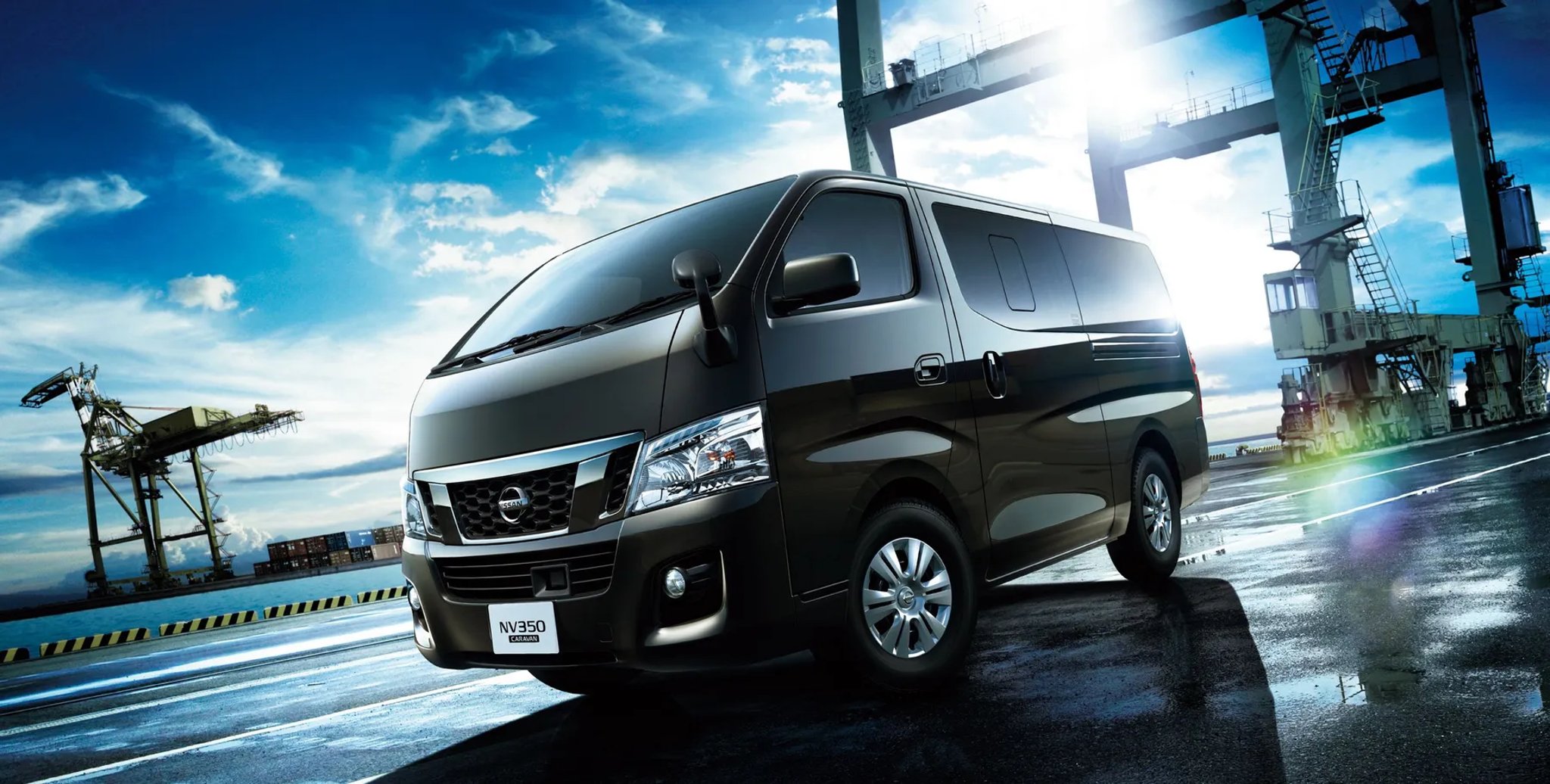 Nissan_NV350_Caravan_1_generation__Minivan__2.jpg