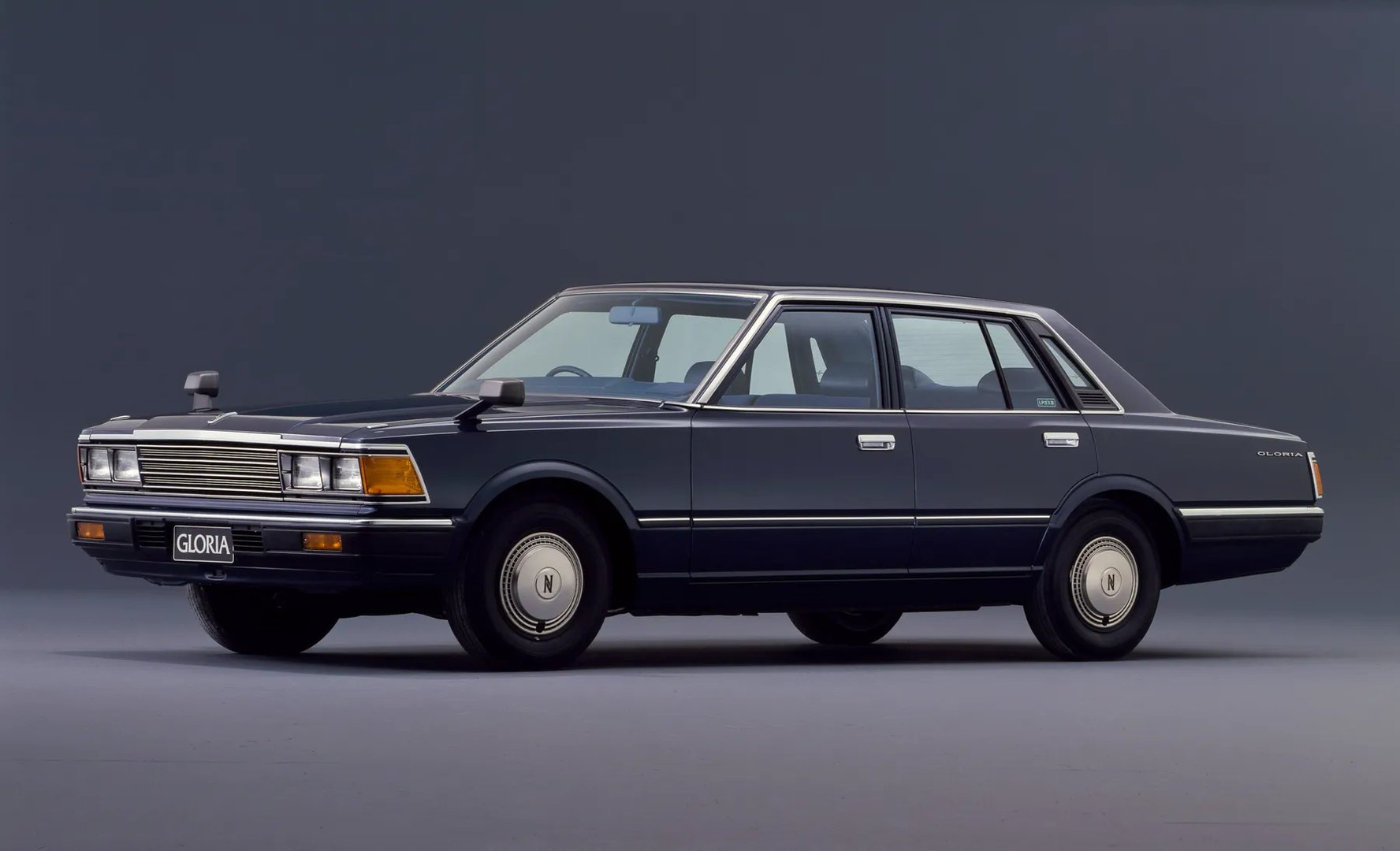 Nissan_Gloria_6_generation__Sedan__10.jpg