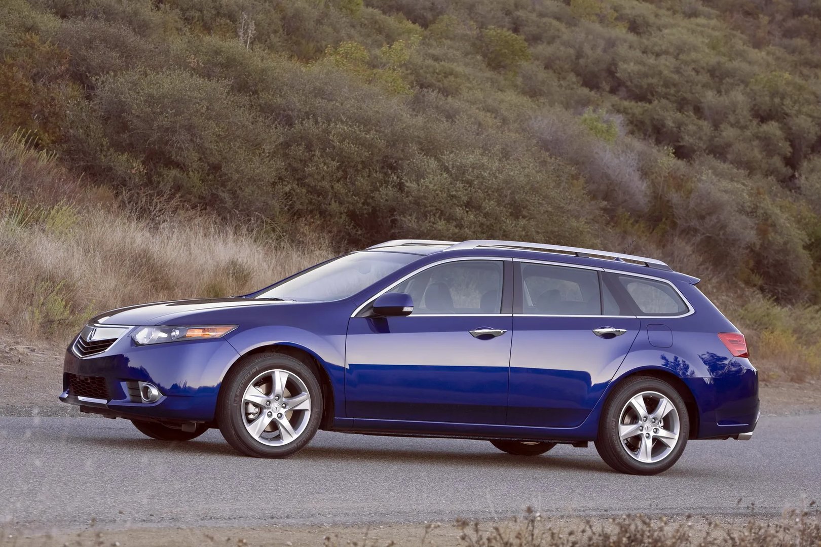 Acura_TSX_2_generation__Estate_5-door__7.jpg