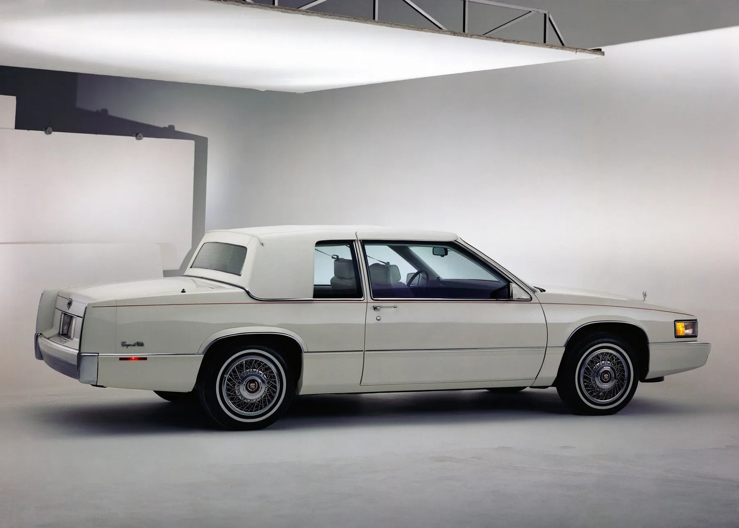 Cadillac_DeVille_6_generation__Coupe__3.jpg