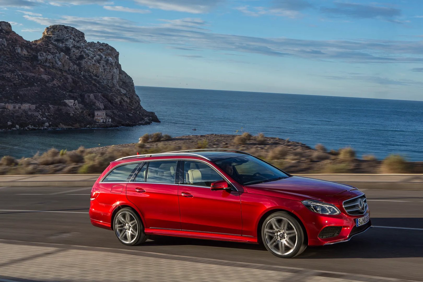 Mercedes_E-Class_4_generation_restyling__Estate_5-door__6.jpg