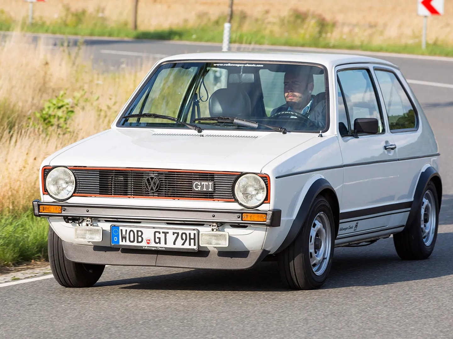 —  Hatchback 3-door