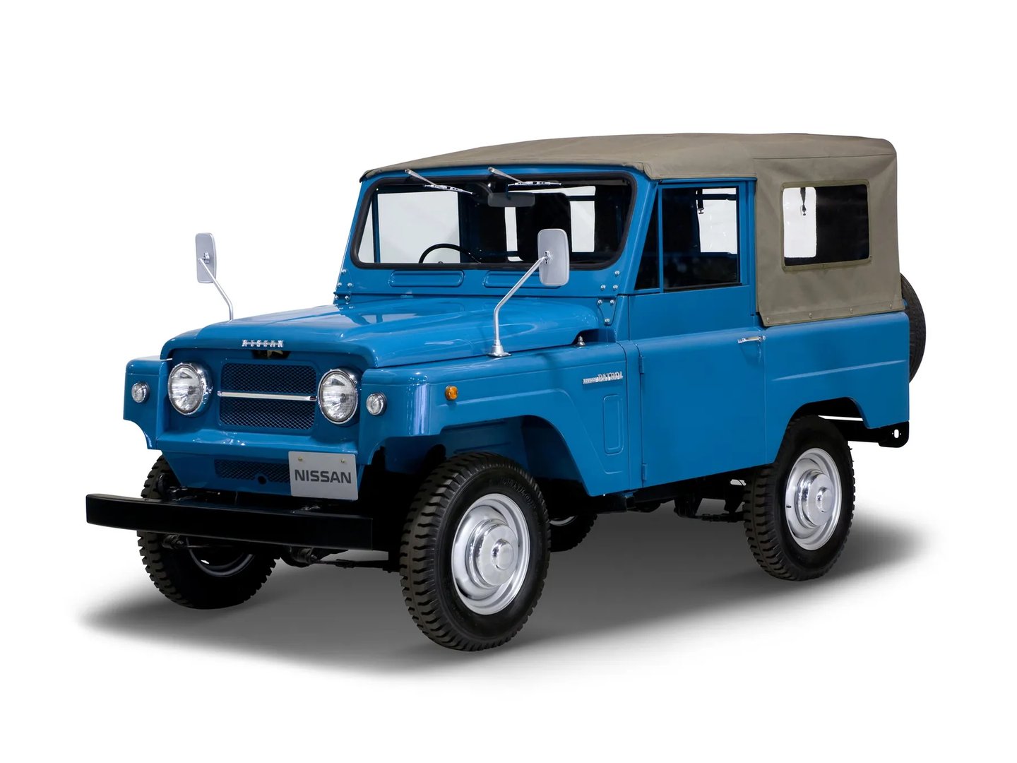 Nissan_Patrol_2_generation__SUV_cabriolet__1.jpg