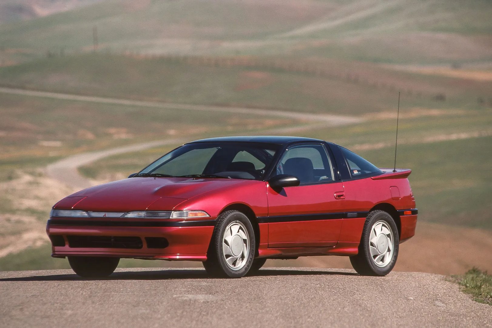Mitsubishi_Eclipse_1_generation__Coupe__2.jpg