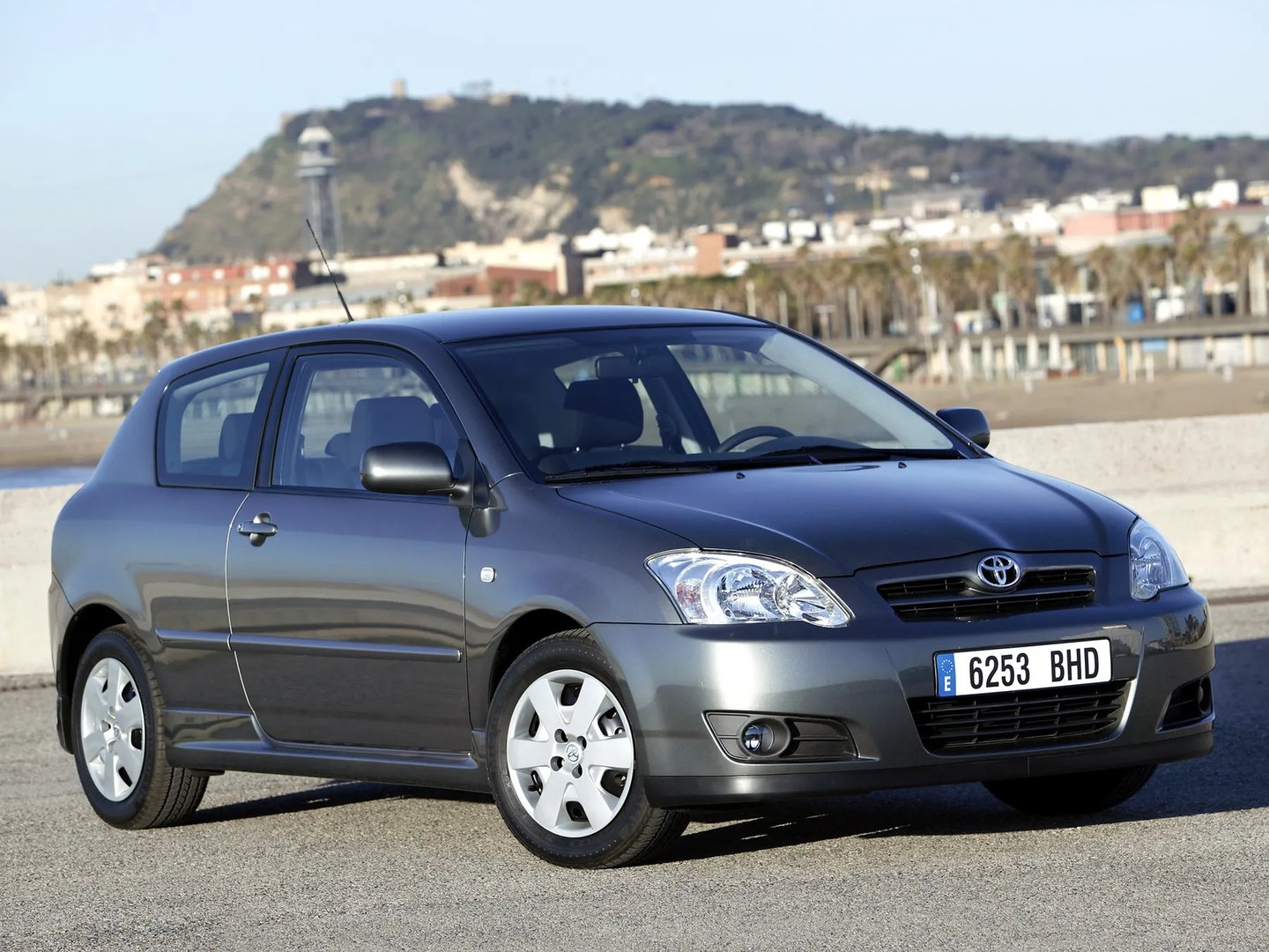 Toyota_Corolla_9_generation_restyling__Hatchback_3-door__1.jpg