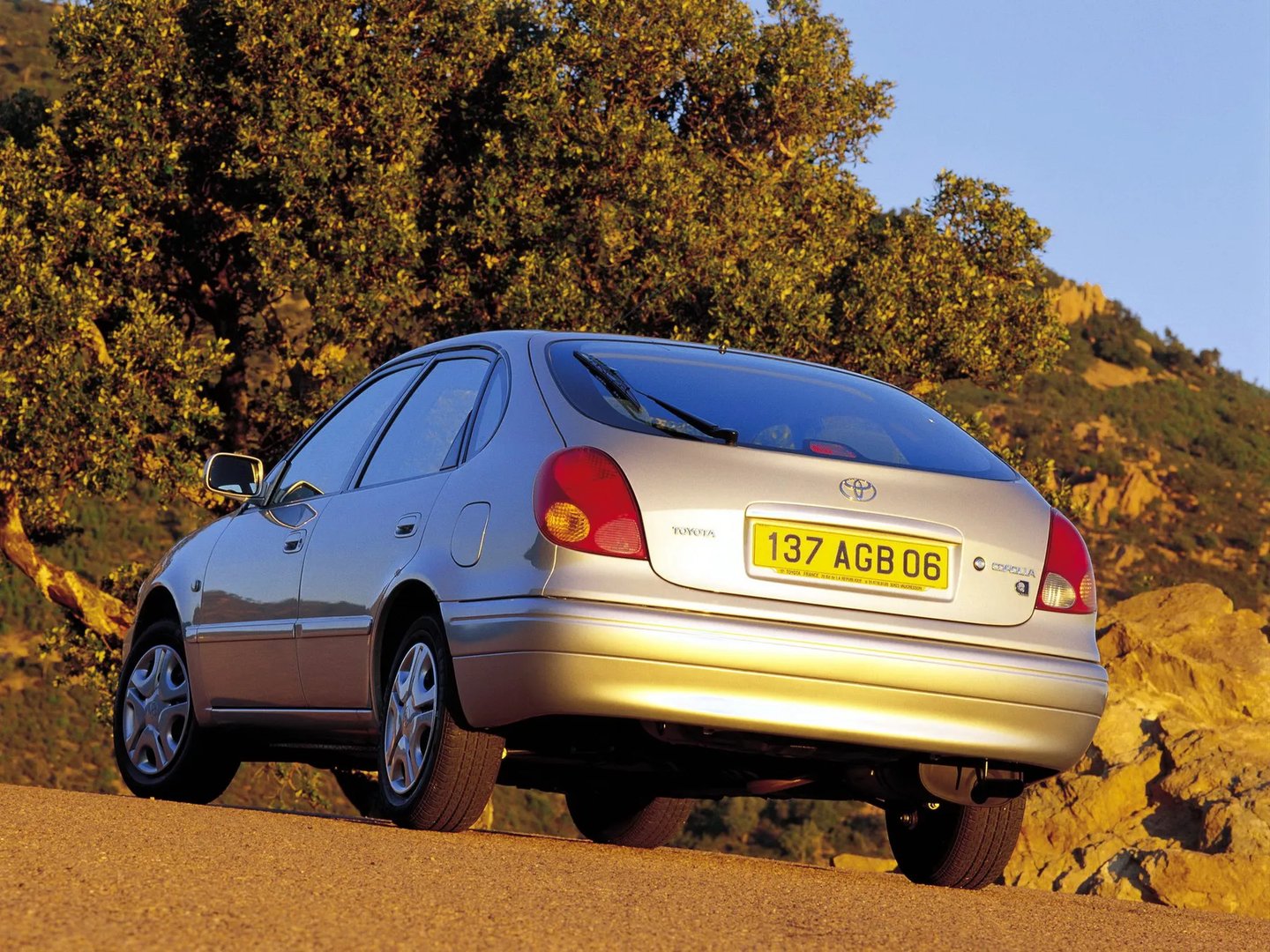 Toyota_Corolla_8_generation_restyling__Liftback__2.jpg