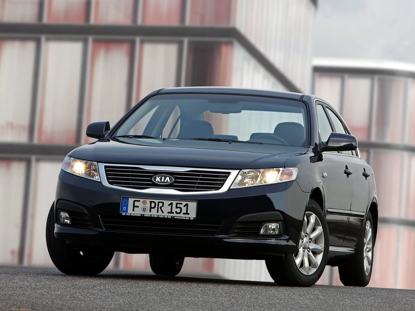 Kia_Magentis_2_generation_restyling__Sedan__4.jpg