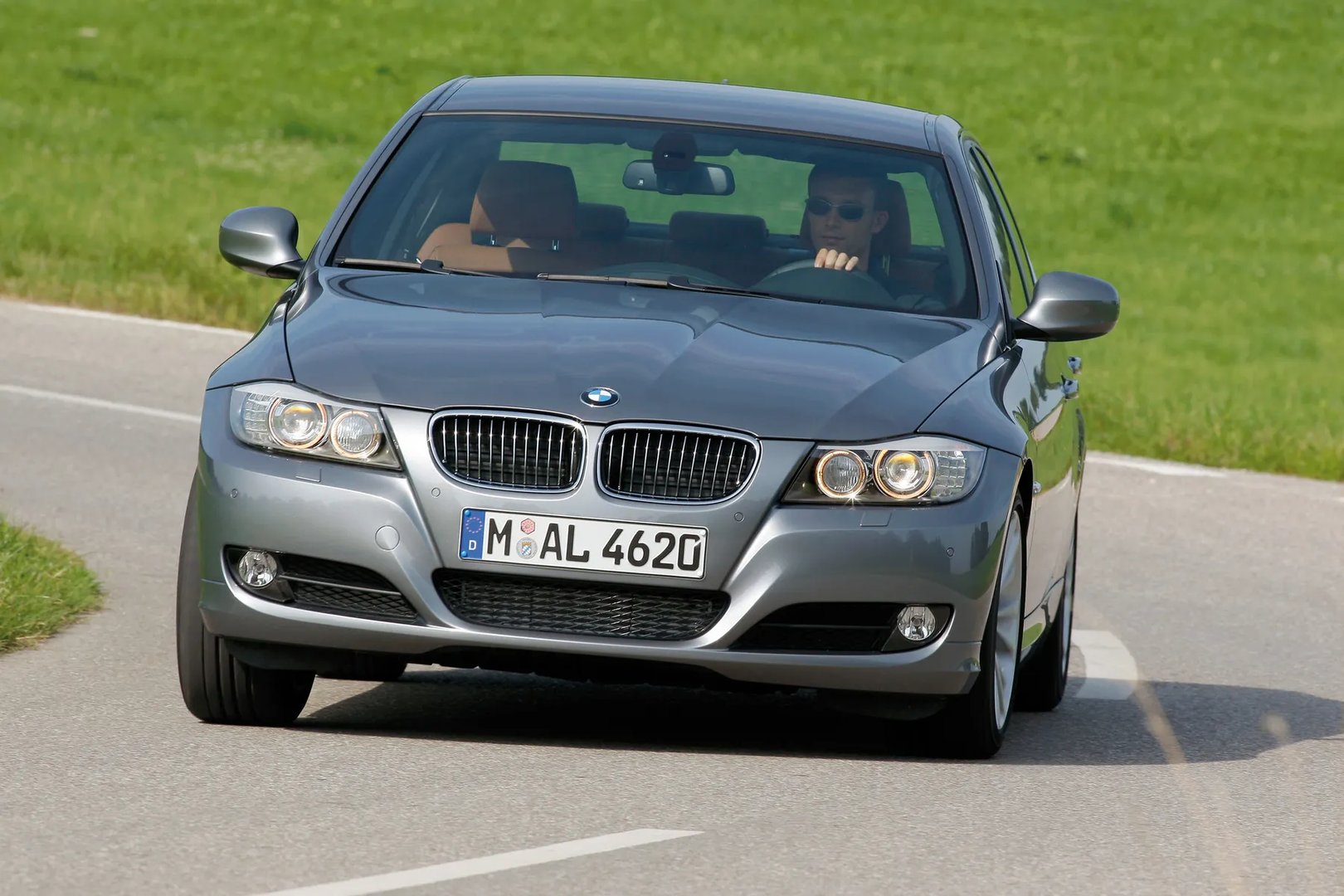 BMW_3_series_5_generation_restyling__Sedan__9.jpg