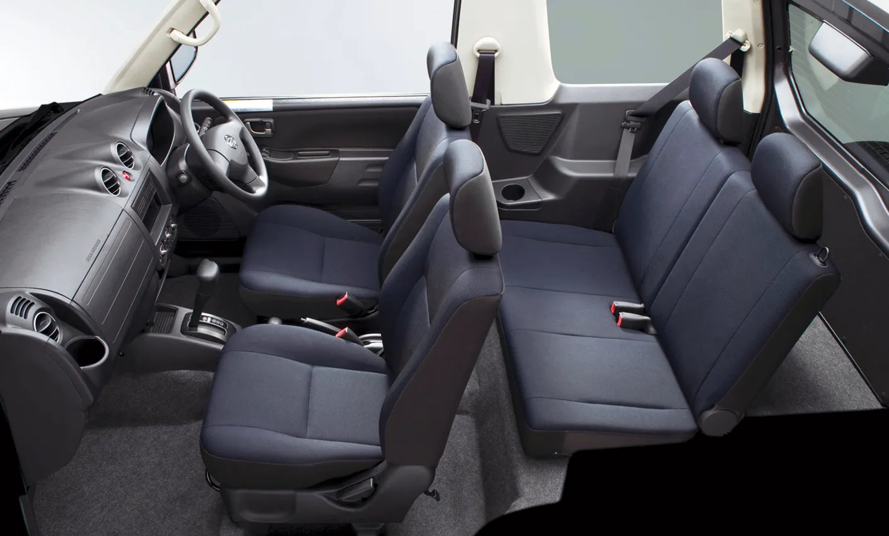 Nissan_Kix_(Japan)_1_generation__SUV_3-doors__8.jpg